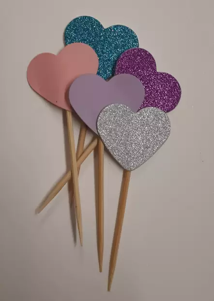 SYDÄN TIKUT (5 kpl lajitelma) - Kakkukoristeet - 9340 - 1