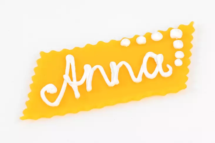 Nimikyltti marsipaanista - Kakkukoristeet - 9097 - 1